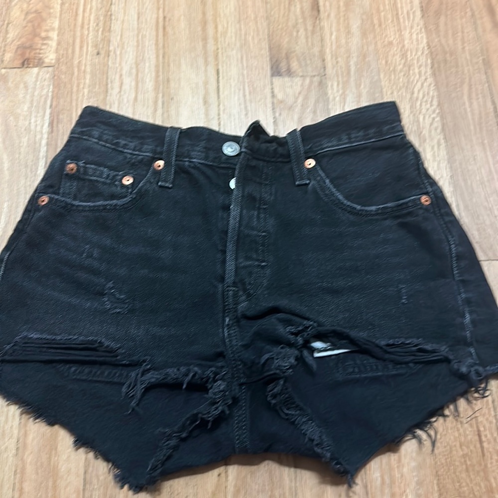 levi high wasted black shorts 🖤